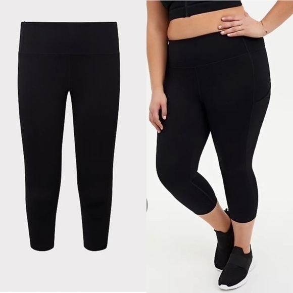 TORRID WICKING CAPRI ACTIVE LEGGING WITH POCKETS - Picture 3 of 5